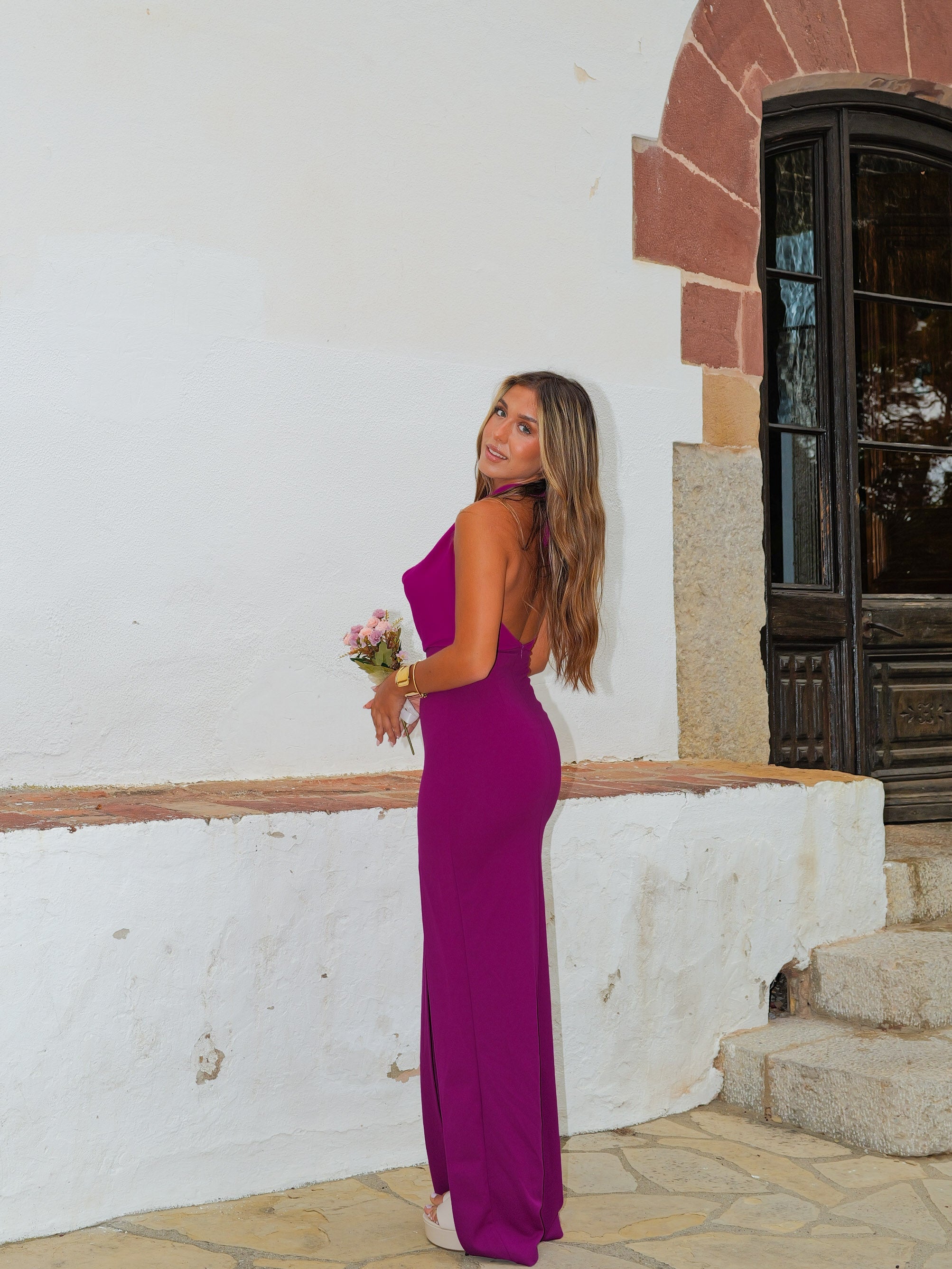 Vestido cascada tulle berenjena