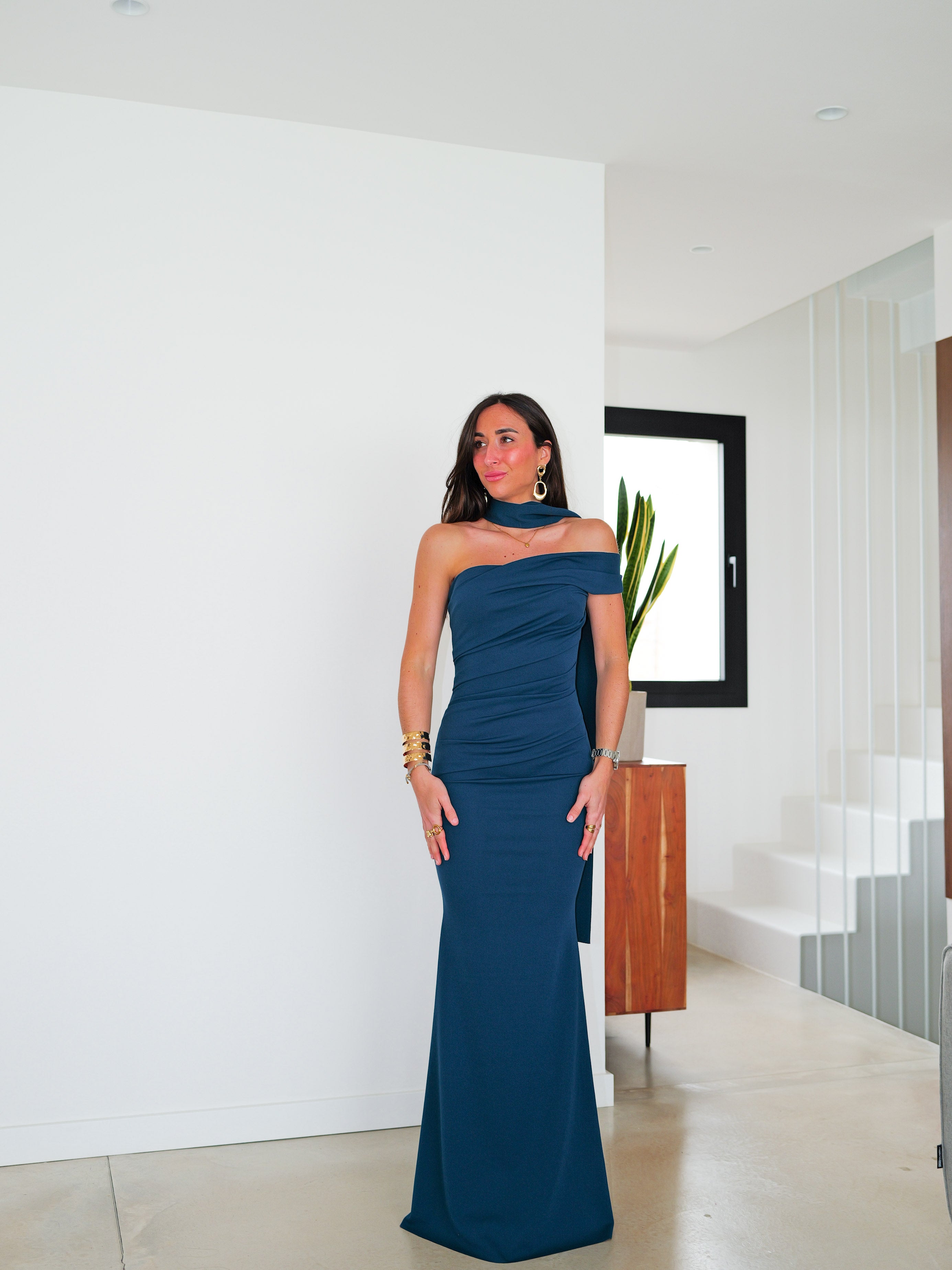 Vestido choker frunce asimétrico petróleo