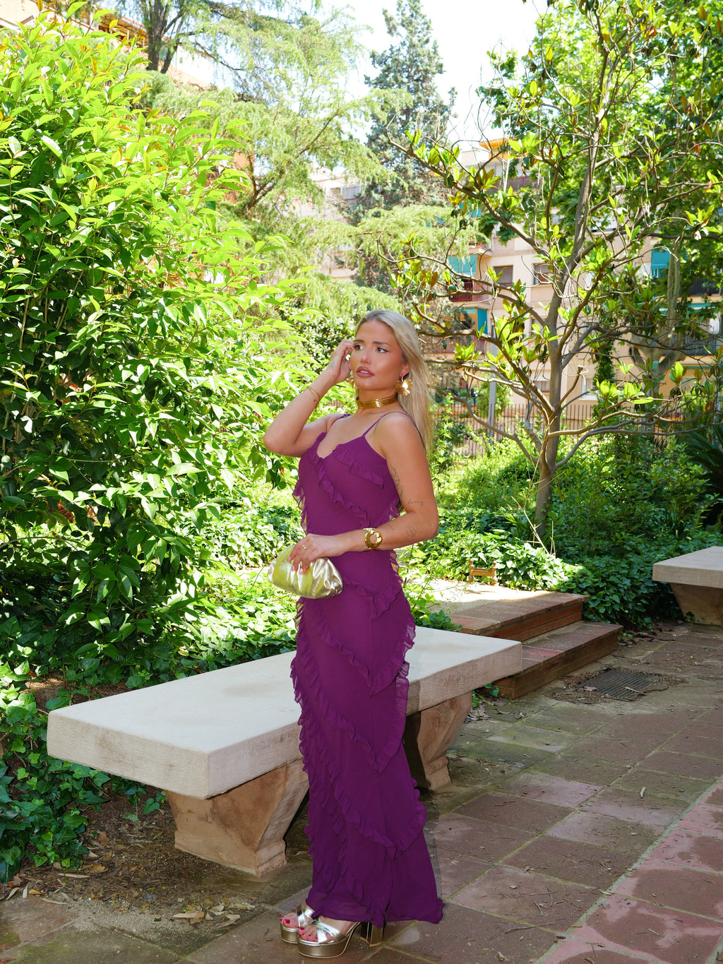 Vestido volantes crepe berenjena