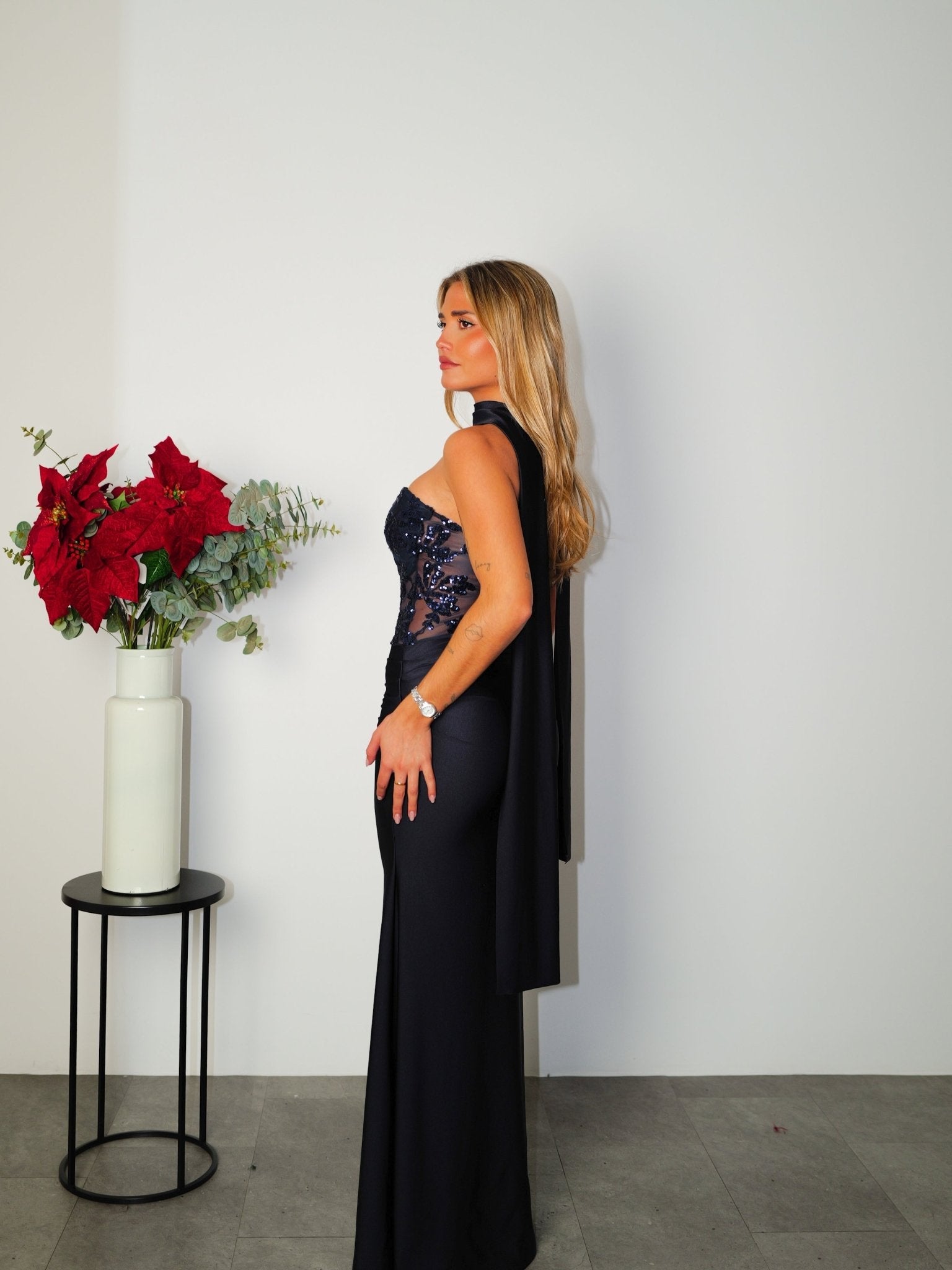 Vestido largo detalles choker palabra marino